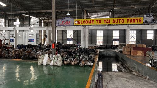 Últimos blogs de la empresa sobre Hino 300 DUTRO PRO 2023 faro para la venta