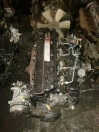 Un buen precio. Motor diesel usado condición japonesa 4HF1 de los recambios del motor de Isuzu del montaje del motor mejor y transmisión manual en línea