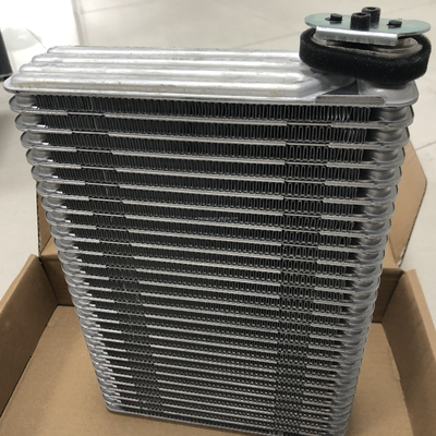 Un buen precio. Piezas del motor de Hino del evaporador del camión S8850-11100 700 garantizadas en línea